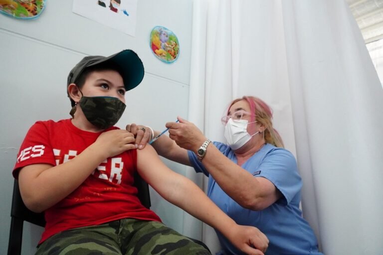 Chubut: Comienza vacunación de refuerzo contra Covid-19 en la población de 5 a 11 años