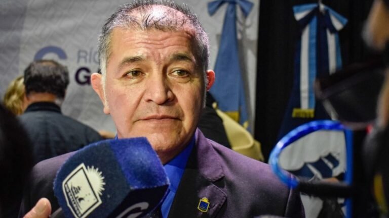 Detuvieron al hombre que vandalizó las estatuas de Néstor Kirchner y Freddy Martínez