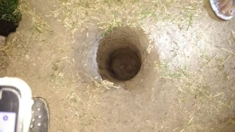 Un niño de 2 años desapareció y lo encontraron con vida dentro de un pozo