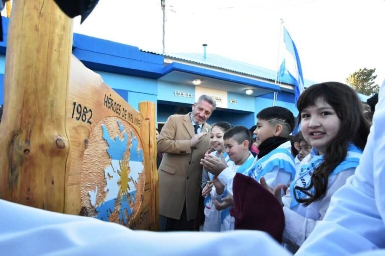 Obras y aportes para Paso de Indios
