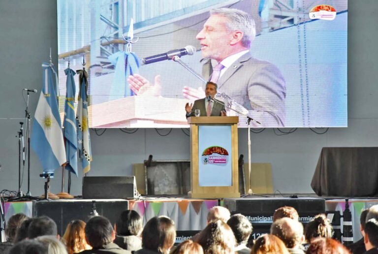 Arcioni: “Los convoco de corazón a que trabajemos juntos, sin grietas, por nuestra querida provincia”