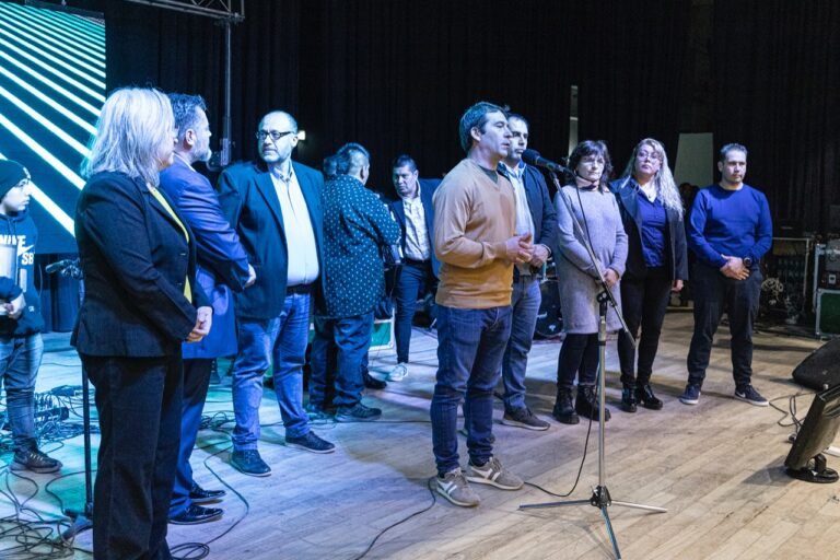 Luque acompañó a las iglesias evangélicas en el Día del Pentecostés