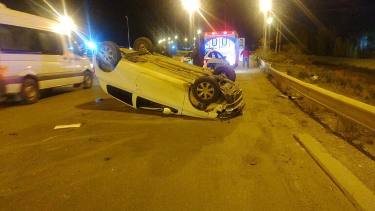 Despistó y volcó en Ruta 3 y 26