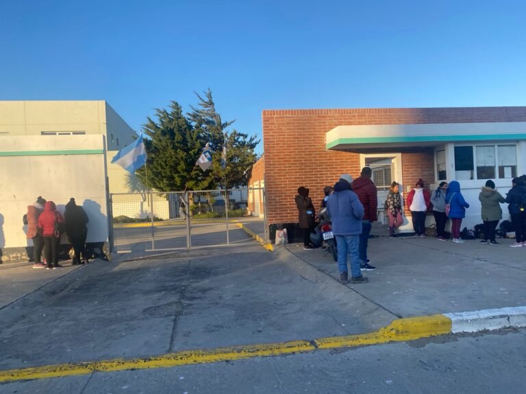 Reclamo de trabajadores en el Puerto