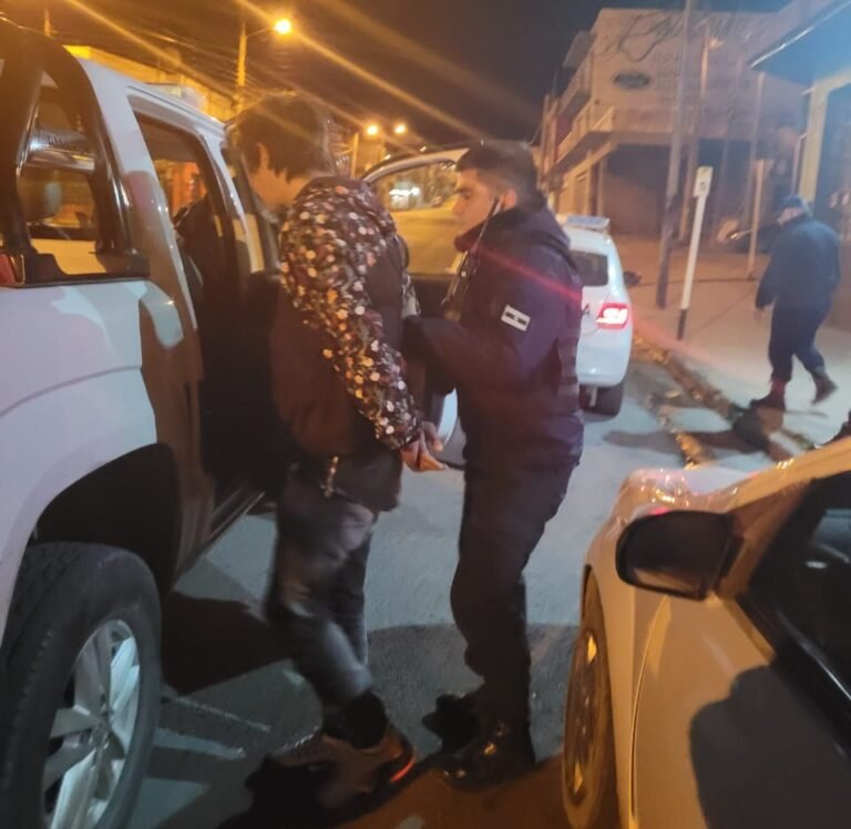 Tenía pedido de captura y lo detuvieron en un local nocturno