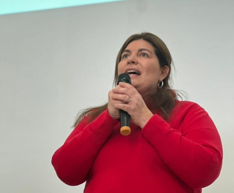 Ana Clara Romero: “Carlos no suma que vos estés bardeando por Twitter”