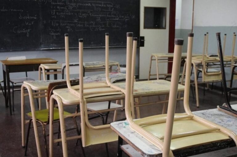 ATECH convoca a un paro provincial en todas las escuelas por 24 horas