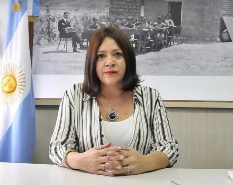 Renunció la ministra de Educación