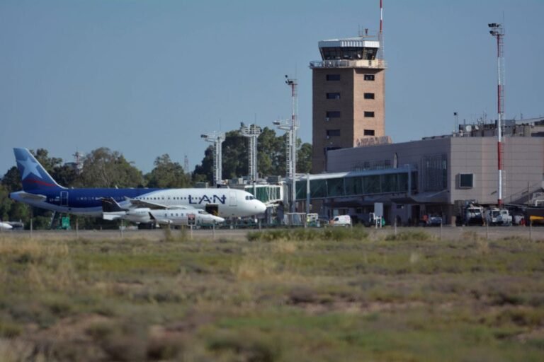 Por una “broma”, evacuaron por completo el aeropuerto de Mendoza