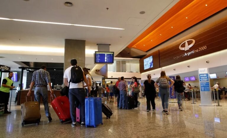 Por casos de viruela del mono, el ministerio de Salud reforzó los controles en los aeropuertos