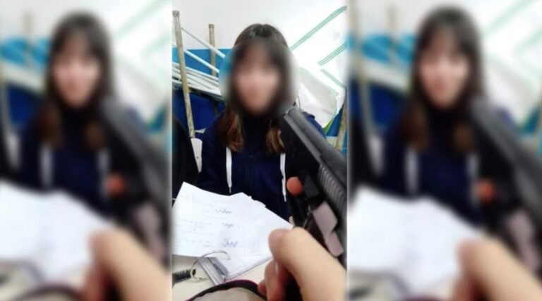 Llevó un revólver a la escuela y simuló el fusilamiento de sus compañeros