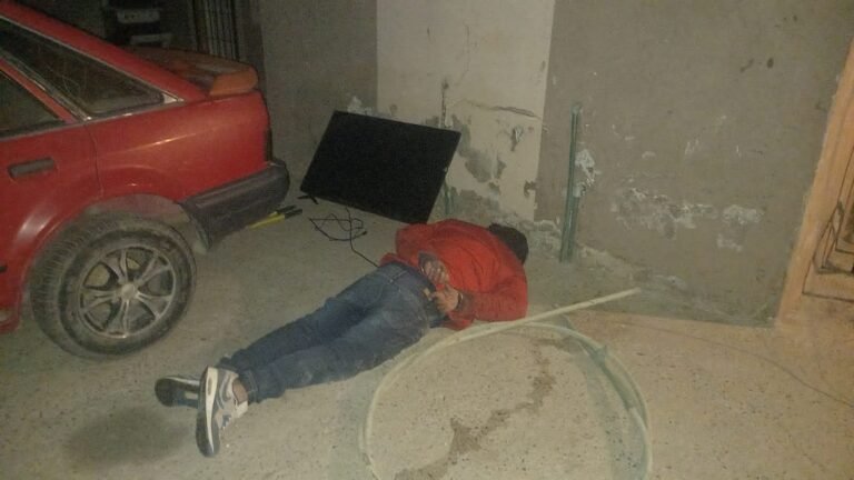 Fue detenido mientras intentaba robar un televisor por una ventana