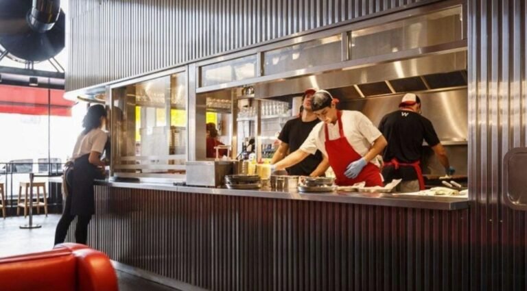 La echaron por “fea”, demandó a la empresa y ahora la indemnizarán