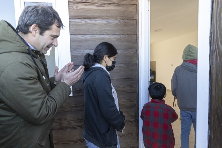 El Municipio entregó una vivienda a la familia que sufrió un trágico incendio