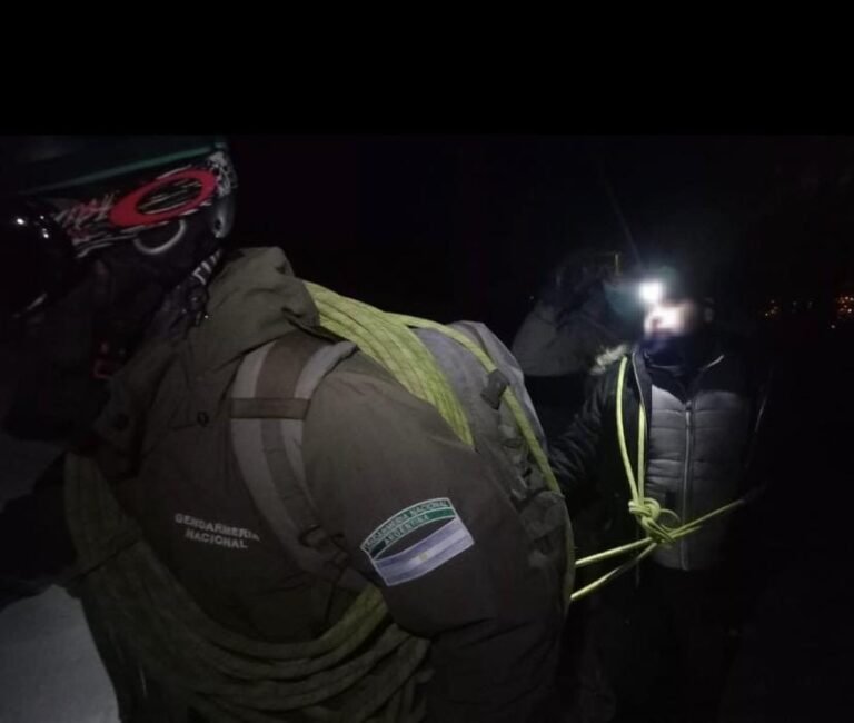 Rescatan a tres turistas extranjeros que estaban perdidos en el Cerro Goye