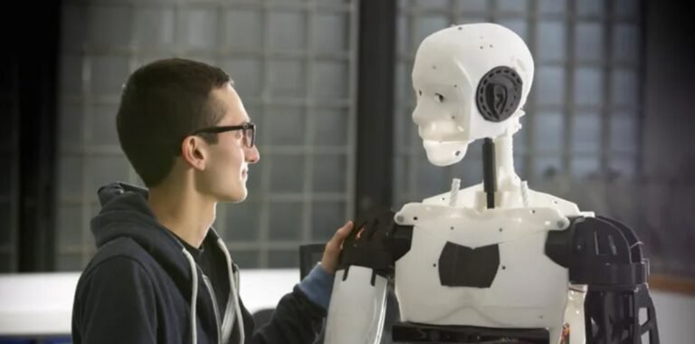 Empleado de Google suspendido tras afirmar que una inteligencia artificial tenía vida propia