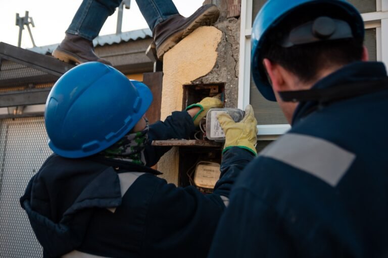 Se desafectaron 63 conexiones ilegales en dos barrios