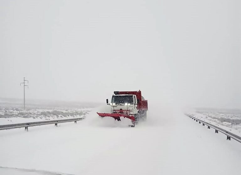 Complicaciones: vuelos cancelados y rutas cortadas por la nieve