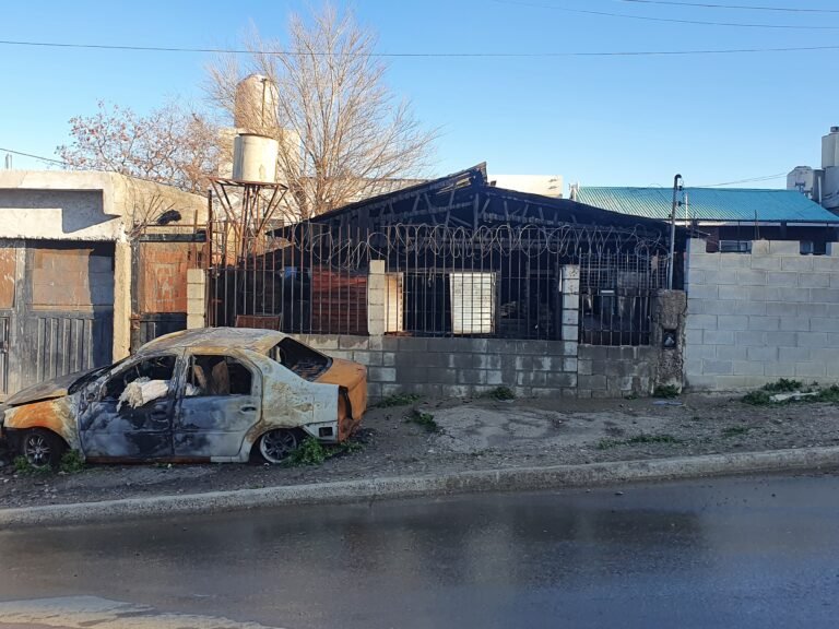 Trágico incendio: una mamá y sus dos hijos fallecieron