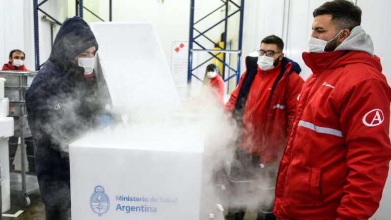 Este viernes llegarán vacunas para niños desde 6 meses