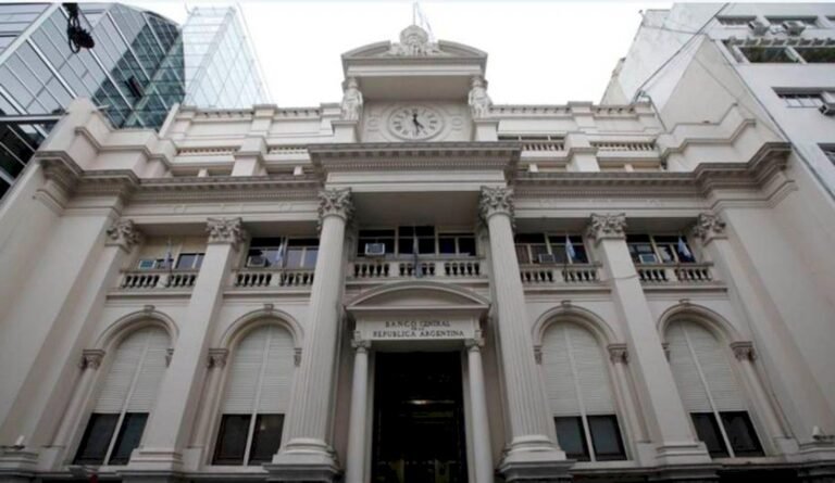 El Banco Central bajó la tasa de interés