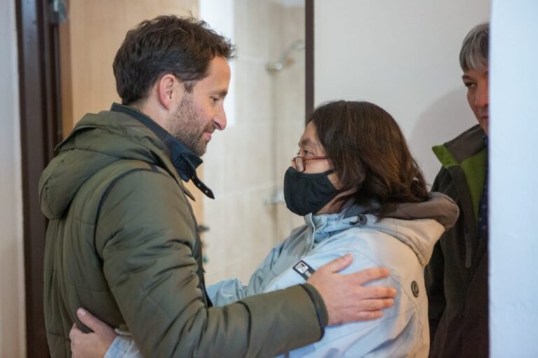 Dos familias recibieron viviendas sociales