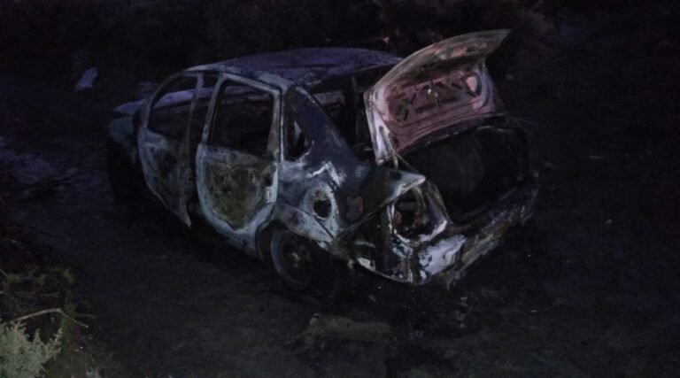 Conducía su vehículo y se prendió fuego