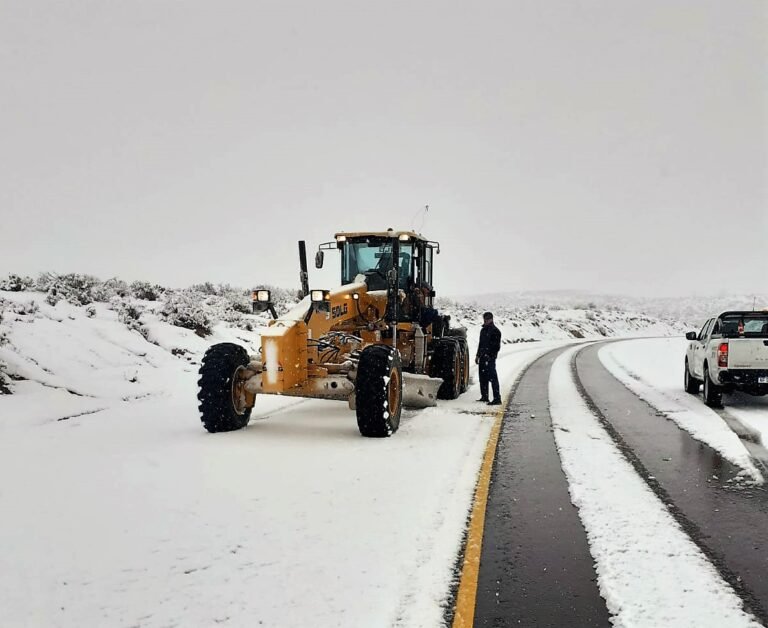 Gran despliegue de Vialidad Nacional ante la emergencia climática