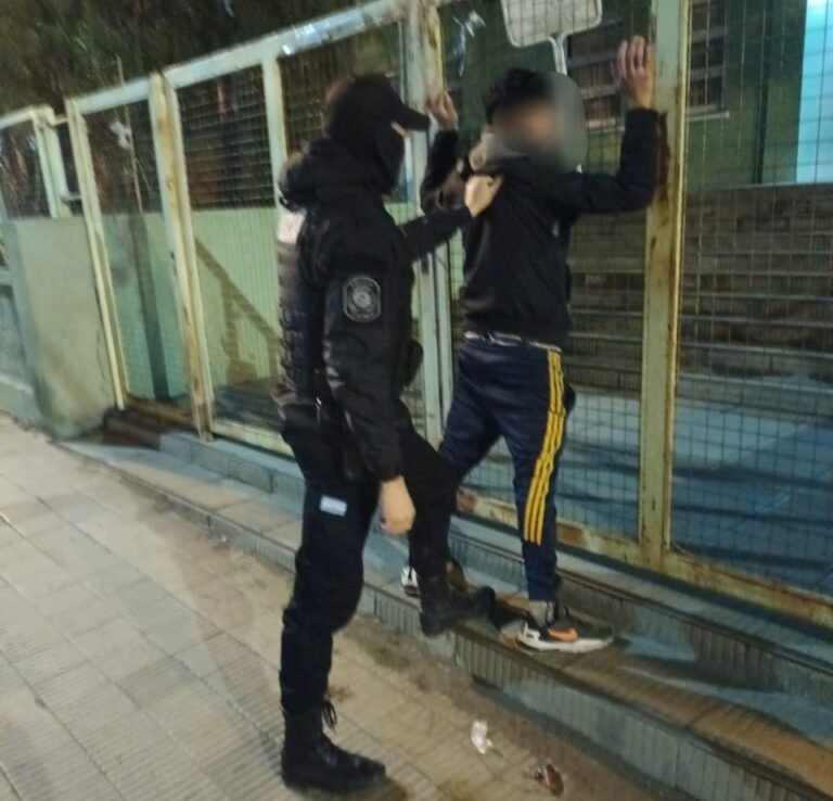 Un hombre se encuentra en terapia intensiva tras recibir una feroz golpiza