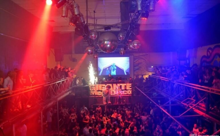 Concurrió a un local bailable tomó una cerveza y apareció en un descampado sin su camioneta