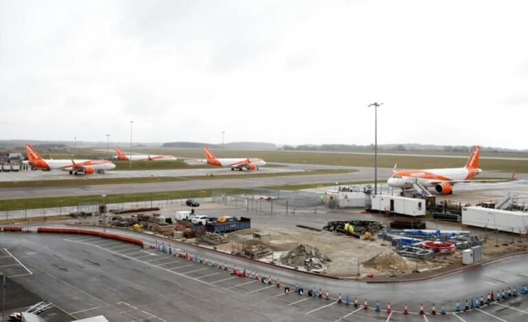 Reino Unido: Cerraron un aeropuerto porque se derretía la pista de aterrizaje