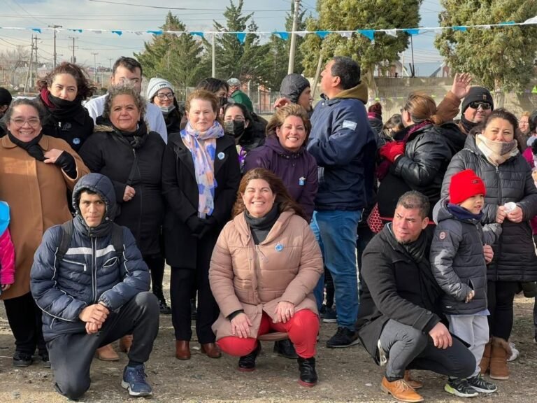 Ana Clara Romero participó del acto por el Día de la Independencia en el B° Máximo Abasolo