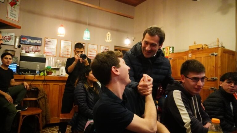 Tras su paso por Gaiman, Luque destacó el rol de los jovenes, las instituciones y la producción