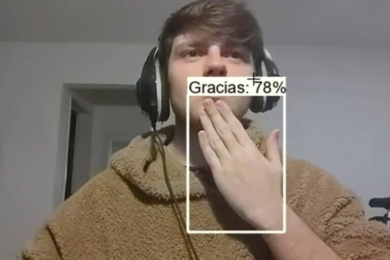 Joven desarrolla una inteligencia artificial para interpretar lenguaje de señas