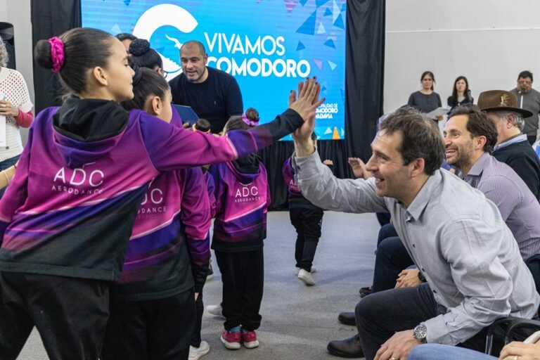 El Municipio entregó nuevos aportes a deportistas y clubes de Comodoro