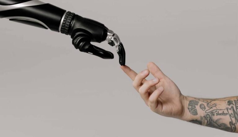 Crearon un dedo robótico cubierto con piel humana real