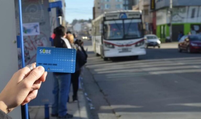 Estudiantes reclaman por el Tranporte Educativo Gratuito