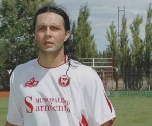 Conmoción por el sorpresivo fallecimiento de un reconocido exjugador del Club Deportivo Sarmiento