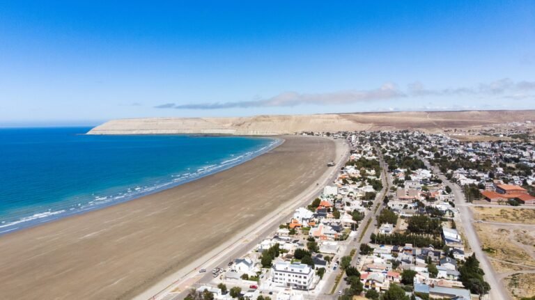 Rada Tilly avanza en un proyecto para pavimentar 77 nuevas cuadras