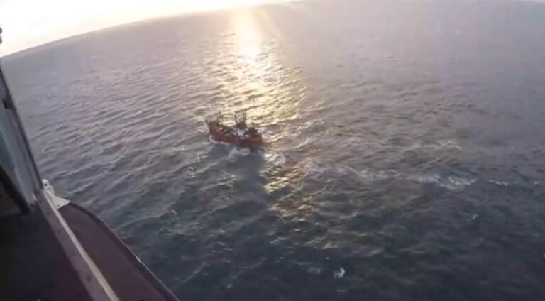 Prefectura aeroevacuó de urgencia a un tripulante enfermo