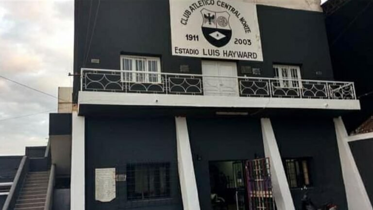 Condenan a 6 años de prisión a exdirector técnico por abuso sexual