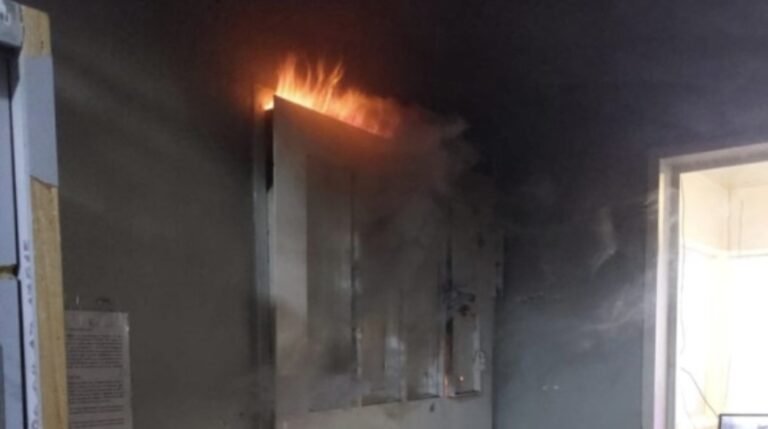 Prendió fuego su colchón porque le quitaron el celular