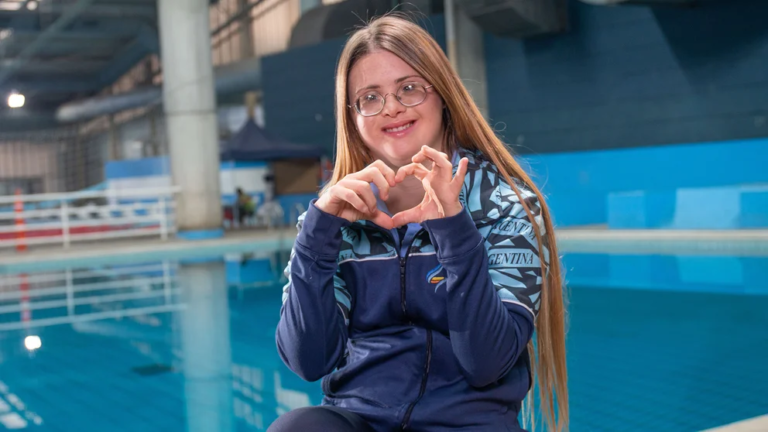 Es una de las mejores deportistas con síndrome de Down del país y Disney la eligió como princesa