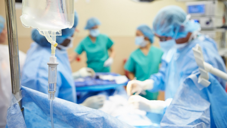 Implantan el primer marcapasos del tamaño de una píldora en Argentina