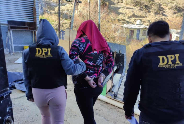 Detuvieron a la pareja que apuñaló a un comerciante en el centro