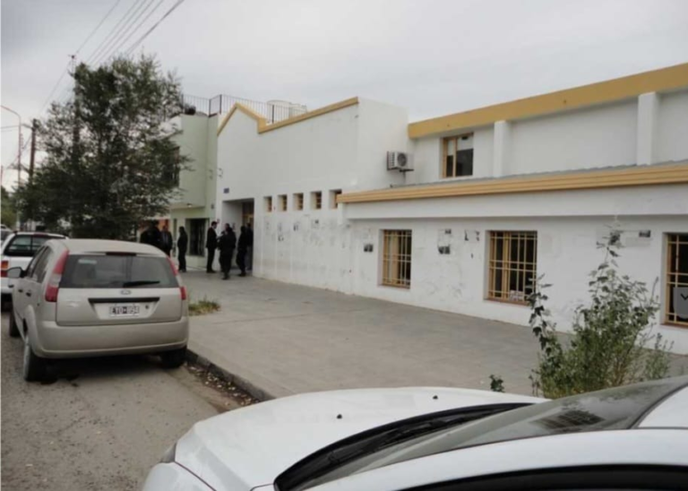 Comerciante apuñalado: un mes de prisión preventiva para uno de los acusados