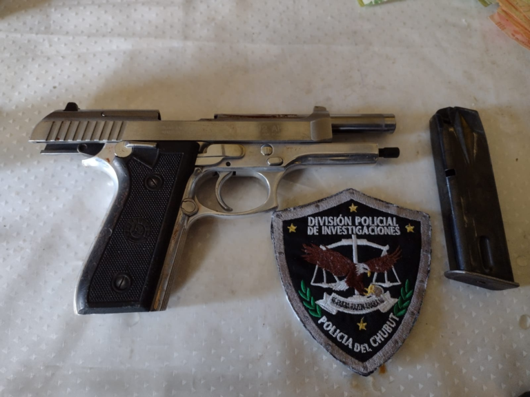 Allanamientos por el robo a una farmacia