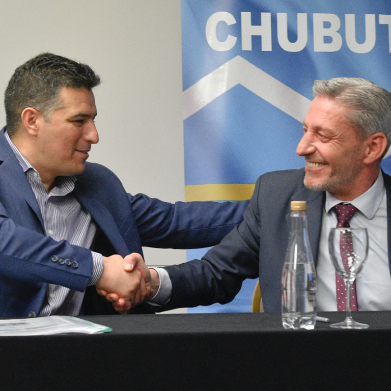 Arcioni licitó obras para la renovación del Hospital Regional y el Alvear