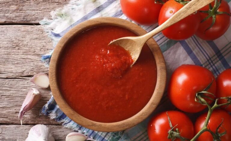 Anmat prohibe un tipo de tomate triturado y dos marcas de miel