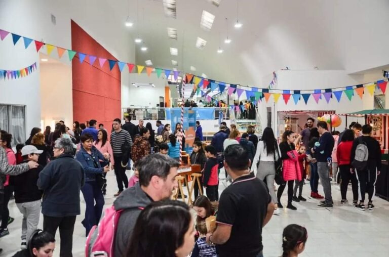 La feria del libro continuará con la actividad prevista